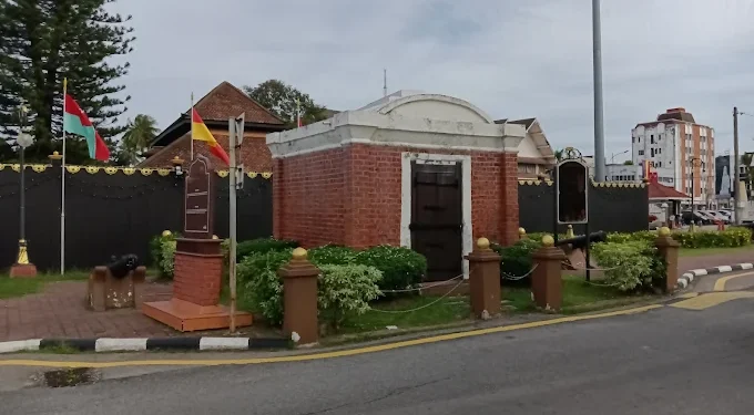 Bank Pitis Kota Bharu: Peti Simpanan Wang Zaman Sultan yang Masih Berdiri Teguh