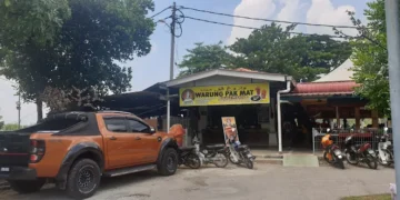 Nasi Berlauk Kampung ‘Power’ di Kota Bharu — Warung Pak Mat Pulau Pisang Yang Buat Orang Repeat