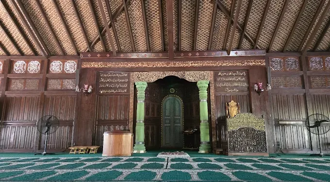 Masjid Indah di Pulau Gajah yang Menenangkan Jiwa