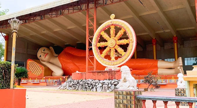 Wat Phothivihan & Patung Buddha Tidur Ikonik Kelantan