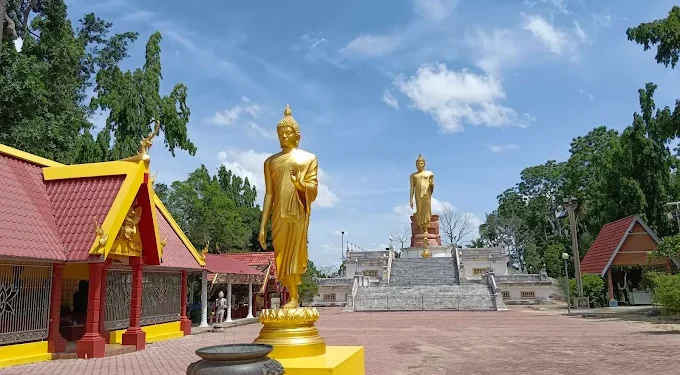 Keunikan Wat Phikulthong Vararam yang Memukau