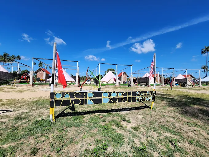Pantai Beach Glamping Resort Pantai Kandin: Healing Tepi Laut Cara Santai & Stylish