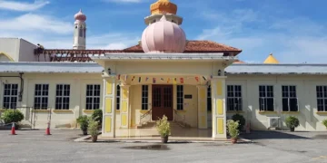 Masjid Bachok: Ketenangan di Masjid Jamek Mahmoodi yang Menghadap Laut