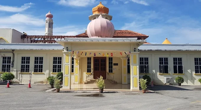 Masjid Bachok: Ketenangan di Masjid Jamek Mahmoodi yang Menghadap Laut